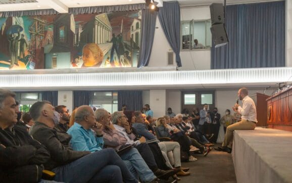 El ministro de Economía Martin Guzmán estuvo en la CGT: todas las fotos del encuentro en el Salón Felipe Vallese