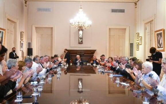 La CGT participó del encuentro donde se definió un aumento del 45 % del Salario Mínimo