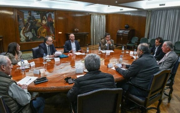 El Gobierno Nacional, la CGT y la UIA firman acuerdo tripartito para coordinar acciones anti inflacionarias